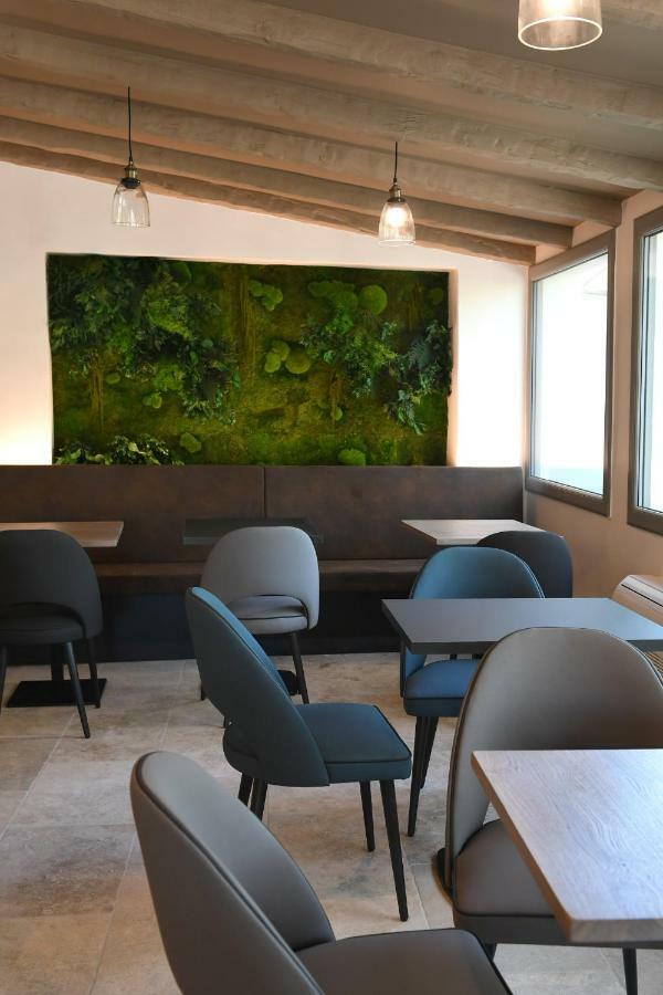 Glanum Et Hotel